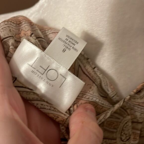 Ann Taylor Loft Blouse. Size 8 EUC - Picture 7 of 7